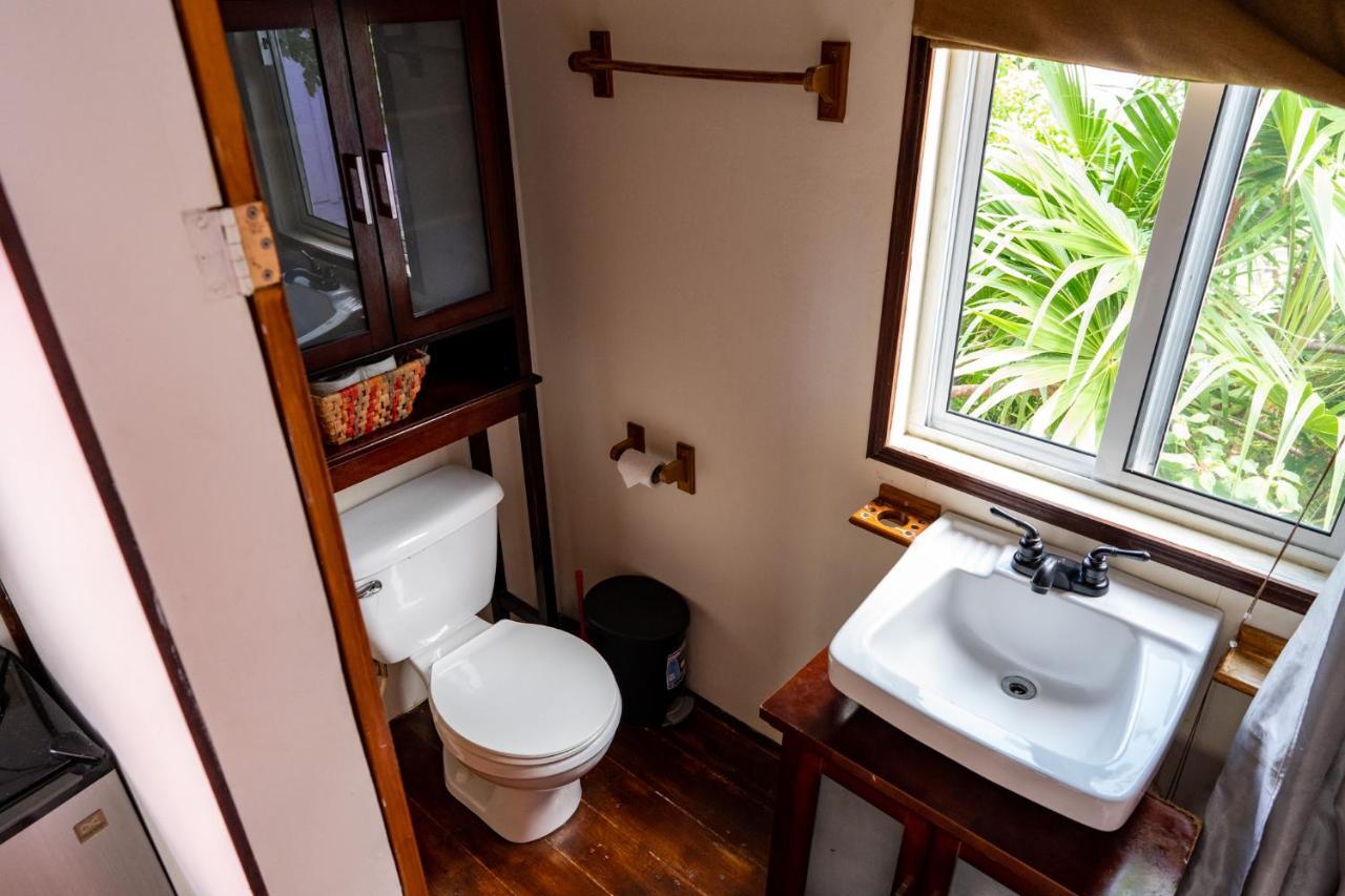 Hummingbirds Cabins Кайе Колкер Екстериор снимка